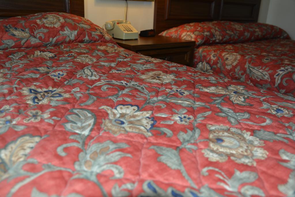 Lake Eufaula Inn & Suites Checotah Екстериор снимка