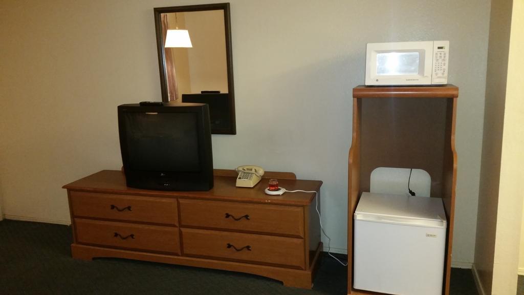 Lake Eufaula Inn & Suites Checotah Екстериор снимка