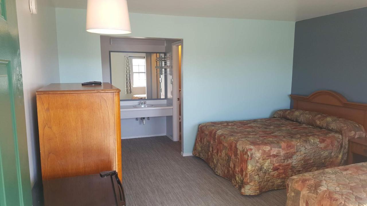 Lake Eufaula Inn & Suites Checotah Екстериор снимка