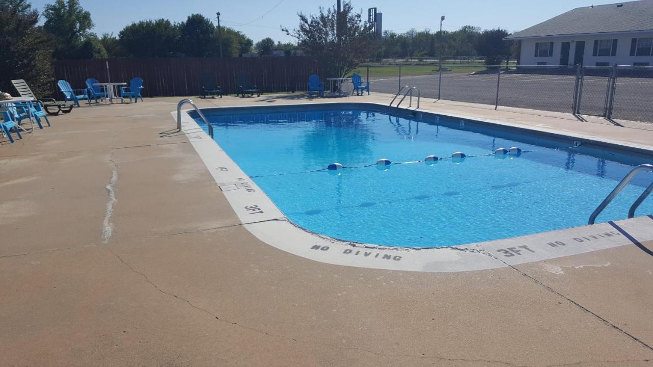 Lake Eufaula Inn & Suites Checotah Екстериор снимка