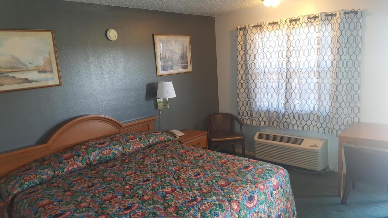 Lake Eufaula Inn & Suites Checotah Екстериор снимка
